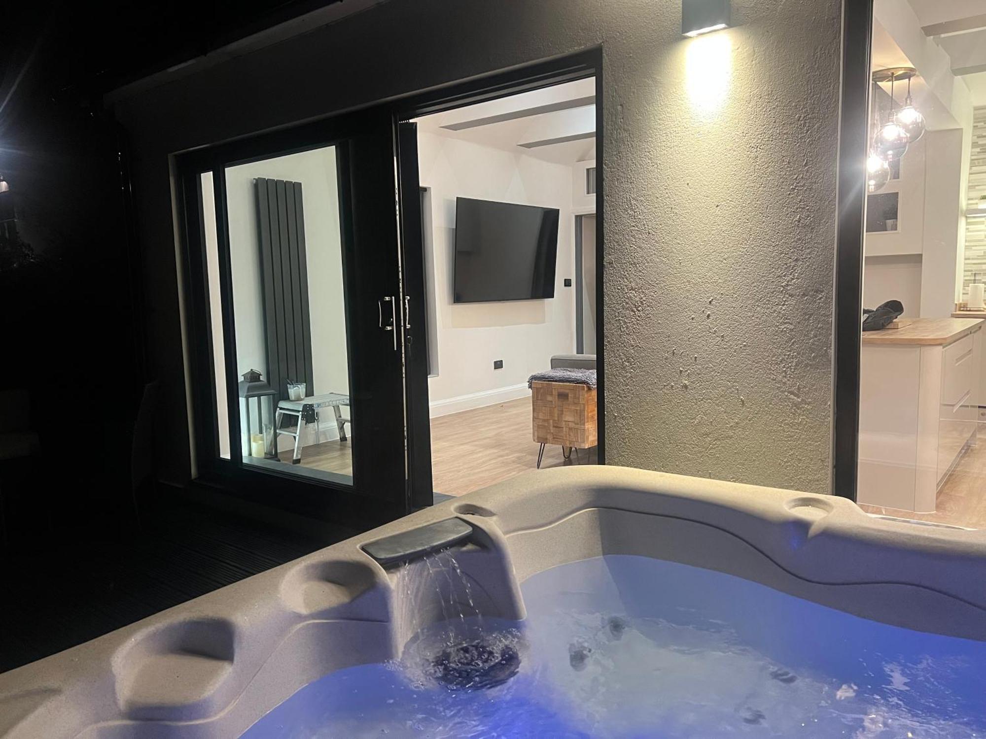 The Broadway Beach House With Hot Tub Херн-Бей Экстерьер фото